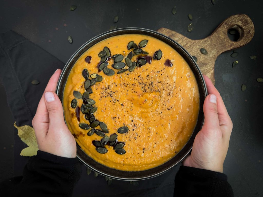 Butternut Kürbissuppe mit Kokosmilch - Honigtopfen